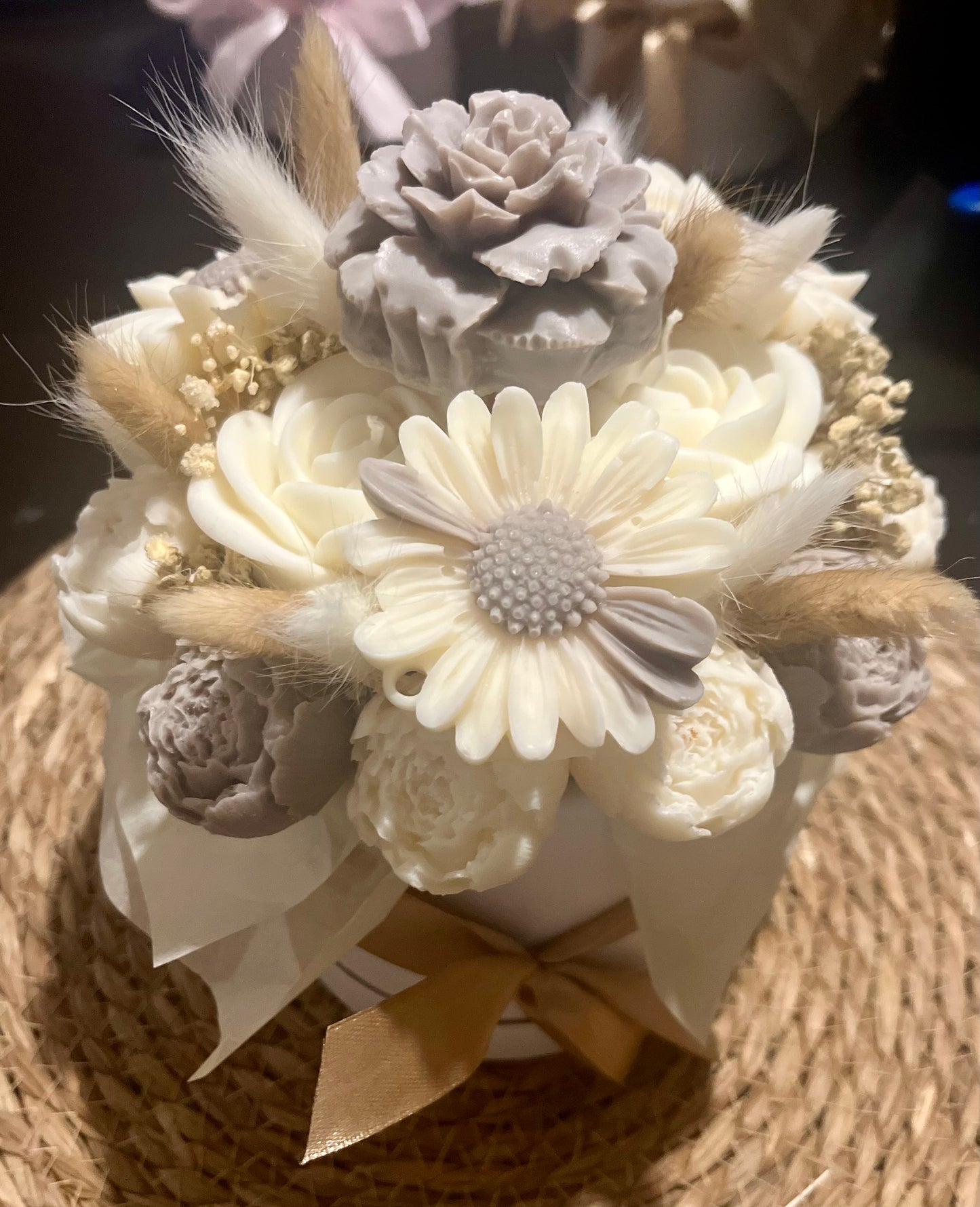 Bouquet parfumé blanc et taupe
