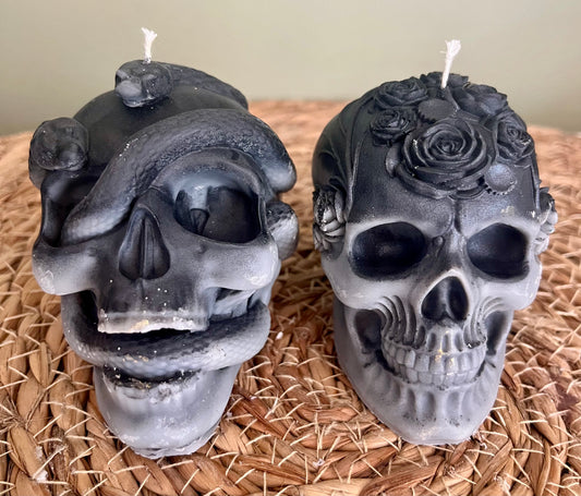 Bougie tête de mort noire