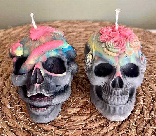 Bougie tête de mort noire ou blanche / multicolore